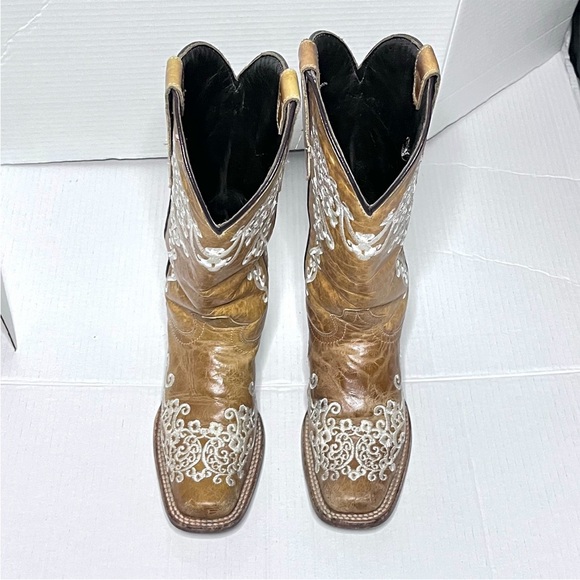 Floral Embroidered Square Toe Western Boot - Picture 6 of 15